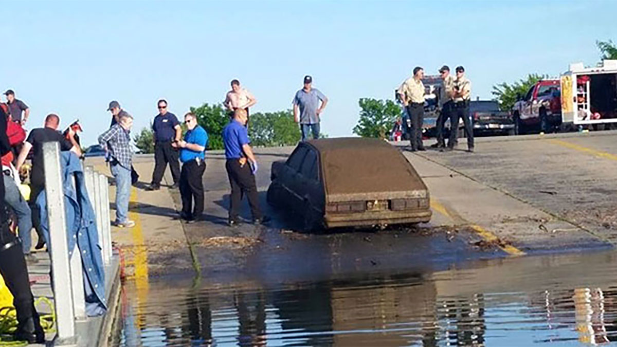 angler-finds-submerged-car-with-body-inside-3