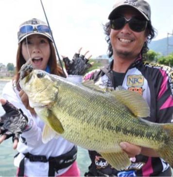 バスロイド実釣動画 in 琵琶湖 (前山智孝) 3