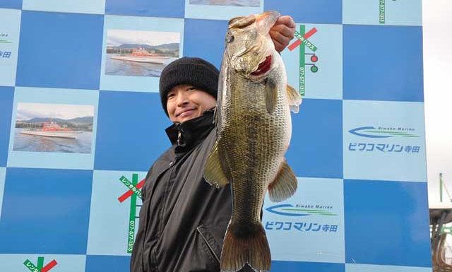 tweet釣果：スイミングジグで５７cm!! (琵琶湖) 