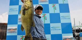 tweet釣果：バンカーバスターで60cm!! (琵琶湖) 