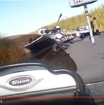 バスボート事故 ~水路で対向船とすれ違い編~ バスボート事故 ~水路で対向船とすれ違い編~ 3