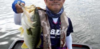 琵琶湖バスフィッシングガイドリポート ~たいがーーー様~ 47cm 16