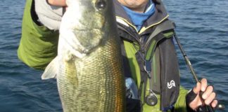 琵琶湖バスフィッシングガイドリポート ~大阪様~ 42cm 20