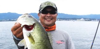 琵琶湖 ８月の釣り ビックワーム ガイド写真