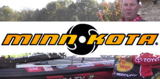 ケビンバンダムがミンコタと契約写真