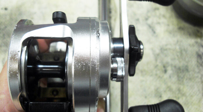 シマノ 13 カルカッタ300 (030962) メンテンナンス修理写真