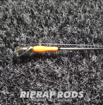 トップガイドを蛍光スレッドに巻き替える (ロッドカスタム日記 #73) トップガイドを蛍光スレッドに巻き替え 写真