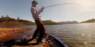 7800グラムのデカバスが釣れる写真