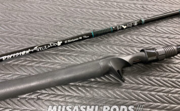 DRT x ツララ 73リミックス 傷補修 差し込み口割れ修復 修理写真