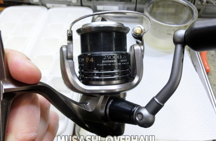シマノ 10 コンプレックスCI4 2500HGS F4 (02488) メンテナンス修理写真