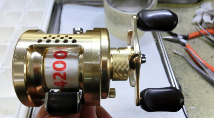 シマノ 01 カルカッタコンクエスト 100 (RH442) メンテナンス修理写真