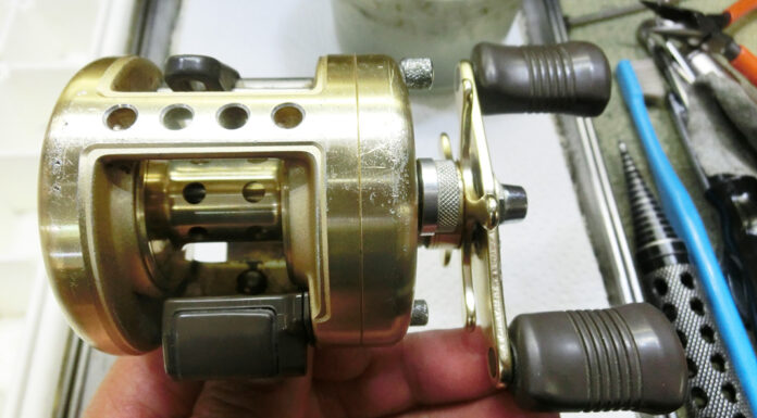 シマノ カルカッタ100XT (RH383) メンテナンス修理写真