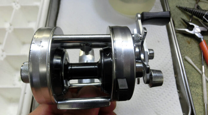 アブガルシア アンバサダー 2500C メンテナンス修理写真