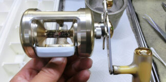 ダイワ ミリオネア CV-Z 300F (00614723) 酷い錆汚れ 各所ガタつき修理写真