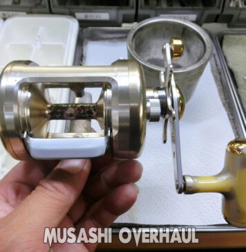 ダイワ ミリオネア CV-Z 300F (00614723) 酷い錆汚れ 各所ガタつき修理写真