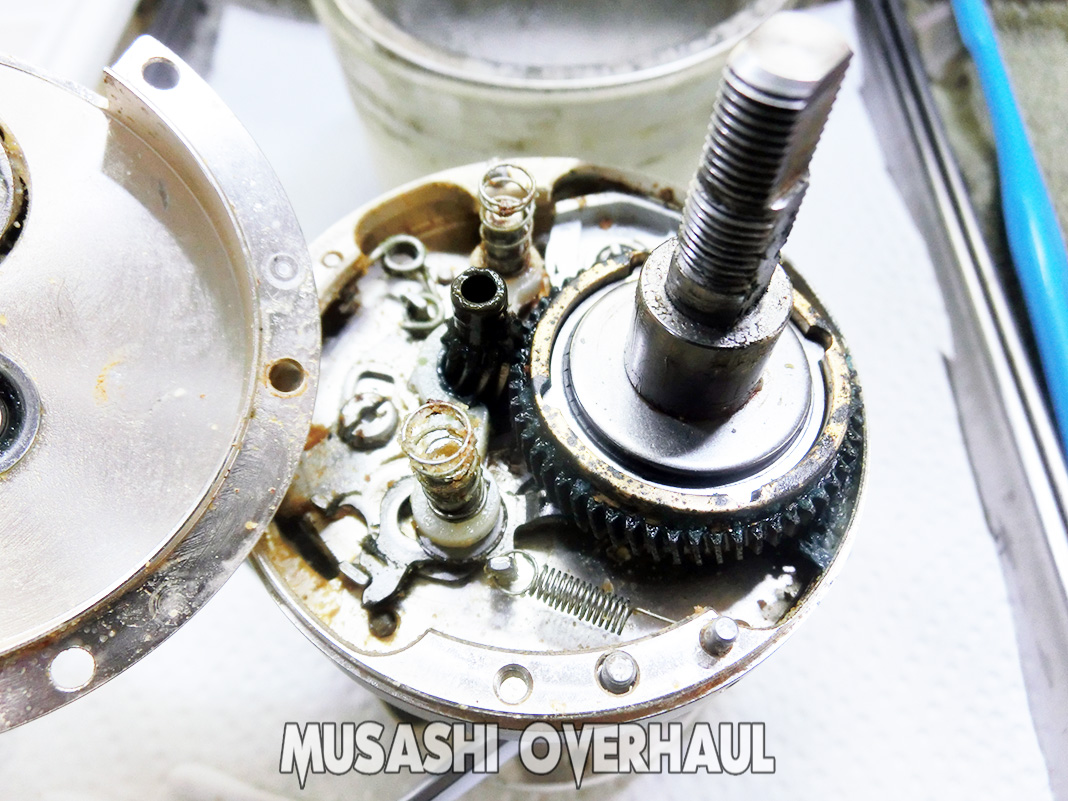 4 daiwa millionaire cvz 300f 00614723 overhaul bunkai tenkaizu hakai reel koshou kowareta shuri overhaul maintenance shuri nedan gyousha