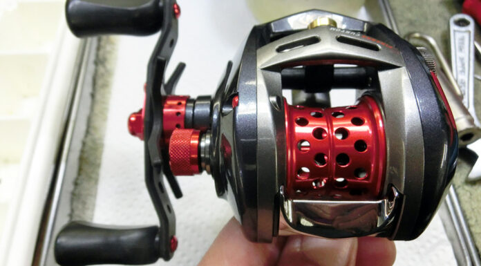 ダイワ 15 アルファス 105HL (KTF) (00614078) スプール軸 修理写真