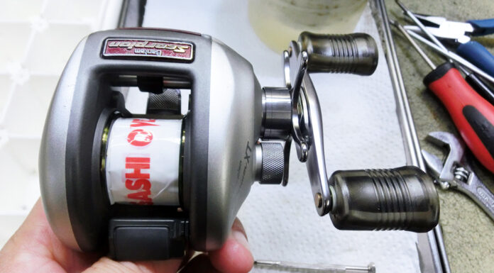メンテナンス日記#2020:シマノ 97 スコーピオンメタニウムXT (RH322) レベルワインド受け割れ シマノ 97 スコーピオンメタニウムXT (RH322) レベルワインド受ケ 割れ 修理写真
