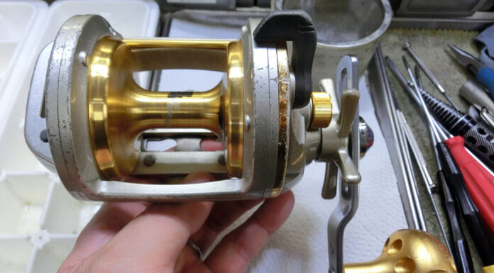メンテナンス日記#2037:ダイワ 99 シーライン石鯛 Z40WH (00607816) 酷い巻き心地 ダイワ 99 シーライン石鯛 Z40WH (00607816) 酷い巻き 修理写真