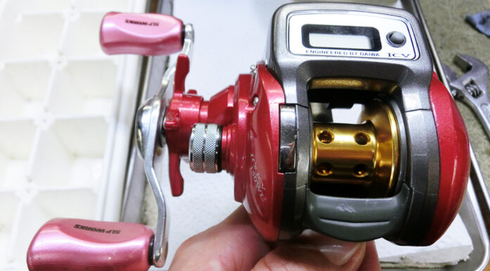 ダイワ イッツICV150WL (00614789) 内部が錆びでロック修理写真