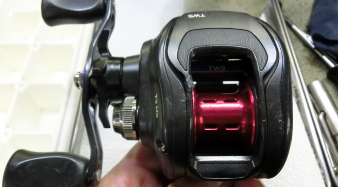 メンテナンス日記#2040:ダイワ T3 MX 1016XHL-TW 左 (00613435) ボディ割れ ダイワ T3 MX 1016XHL-TW 左 (00613435) メンテナンス修理写真