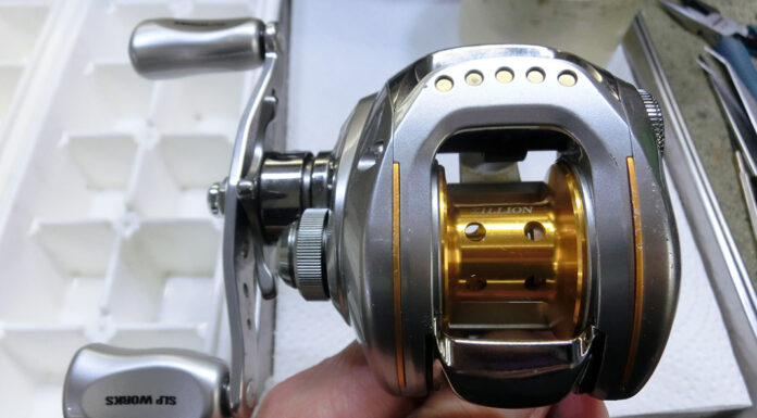 ダイワ TD ジリオン 100HL (00614051) ハンドル重い 修理写真