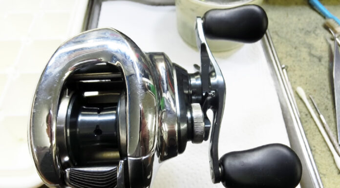 メンテナンス日記#2089:シマノ 19 アンタレスHG 右 (03984) (4969363039843) シャリ音あり シマノ 19 アンタレスHG 右 (03984) (4969363039843) メンテナンス修理写真