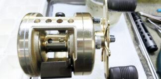 シマノ カルカッタ 200XT (01020)(RH38) 酷い汚れ メンテナンス修理写真